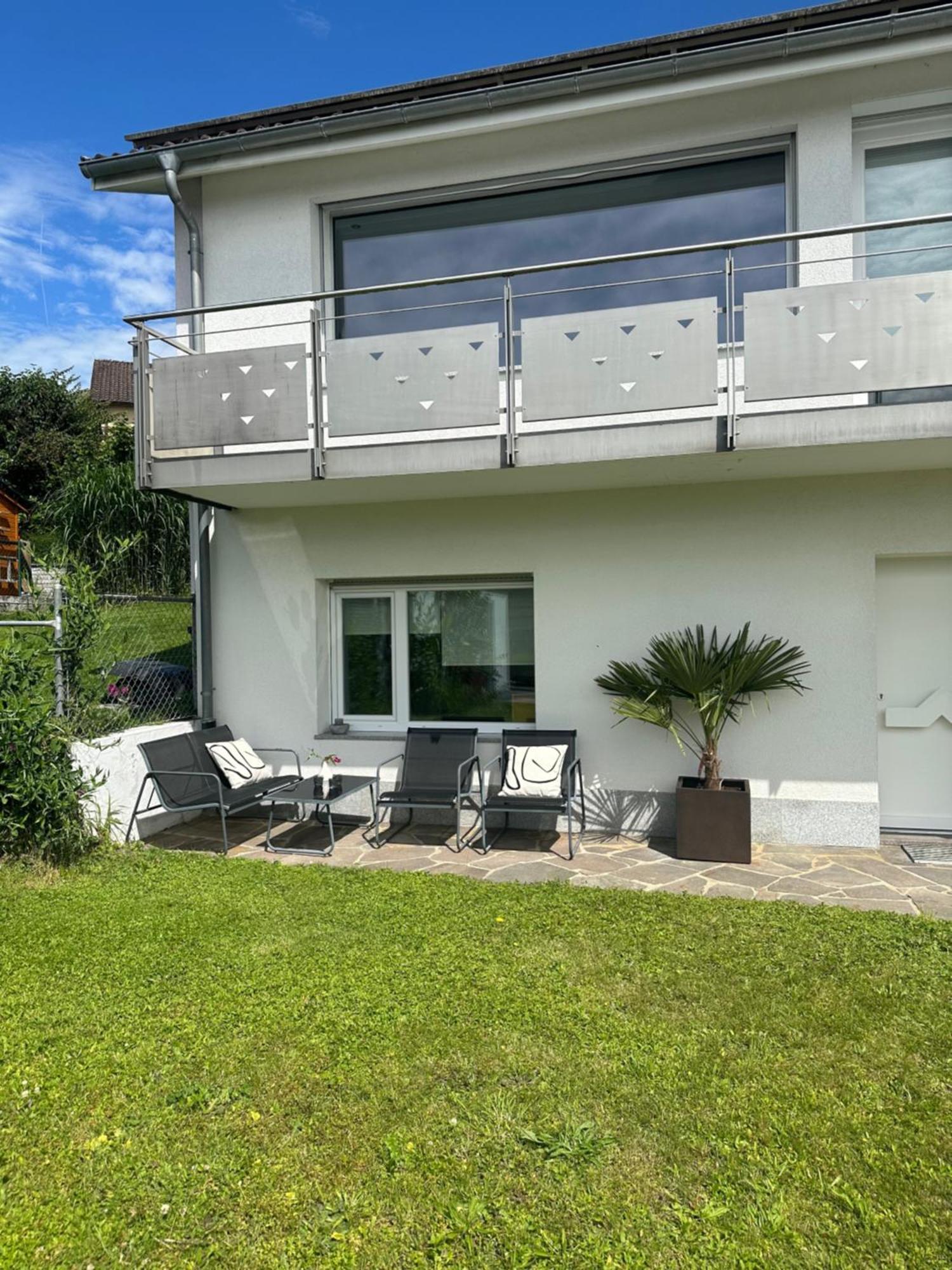 Charmante Fuer 2 Apartment Lottstetten